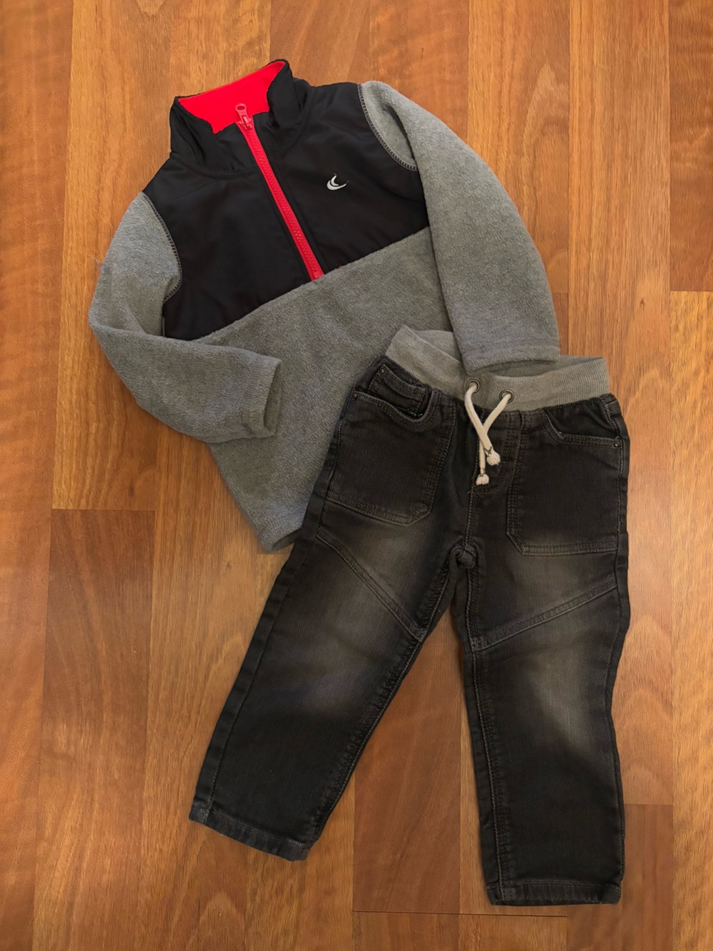 Toddler Boys Gray Fleece and Black wash jeans Matching Set Size 3T